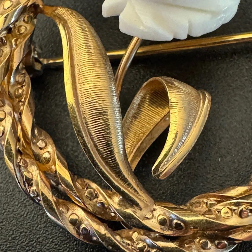 Vintage Curtis 1/20 14K Gold Filled Rose Wreath Brooch Floral Pin 1950s - EUC